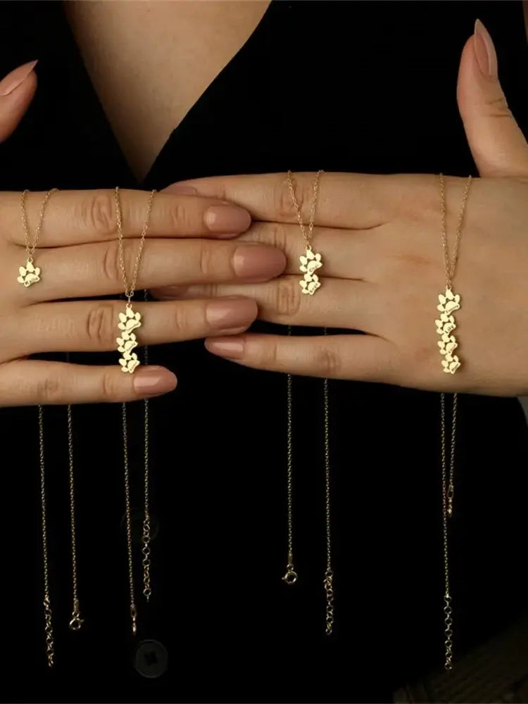collier gravé animal pattes